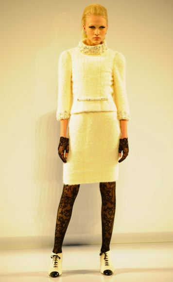 Illustration for article titled Chanel Haute Couture An Expensive Hit & Miss